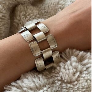 Vintage Sarah Coventry MELODY Silver Tone Triple Link Bracelet Etched Wide 7.5"